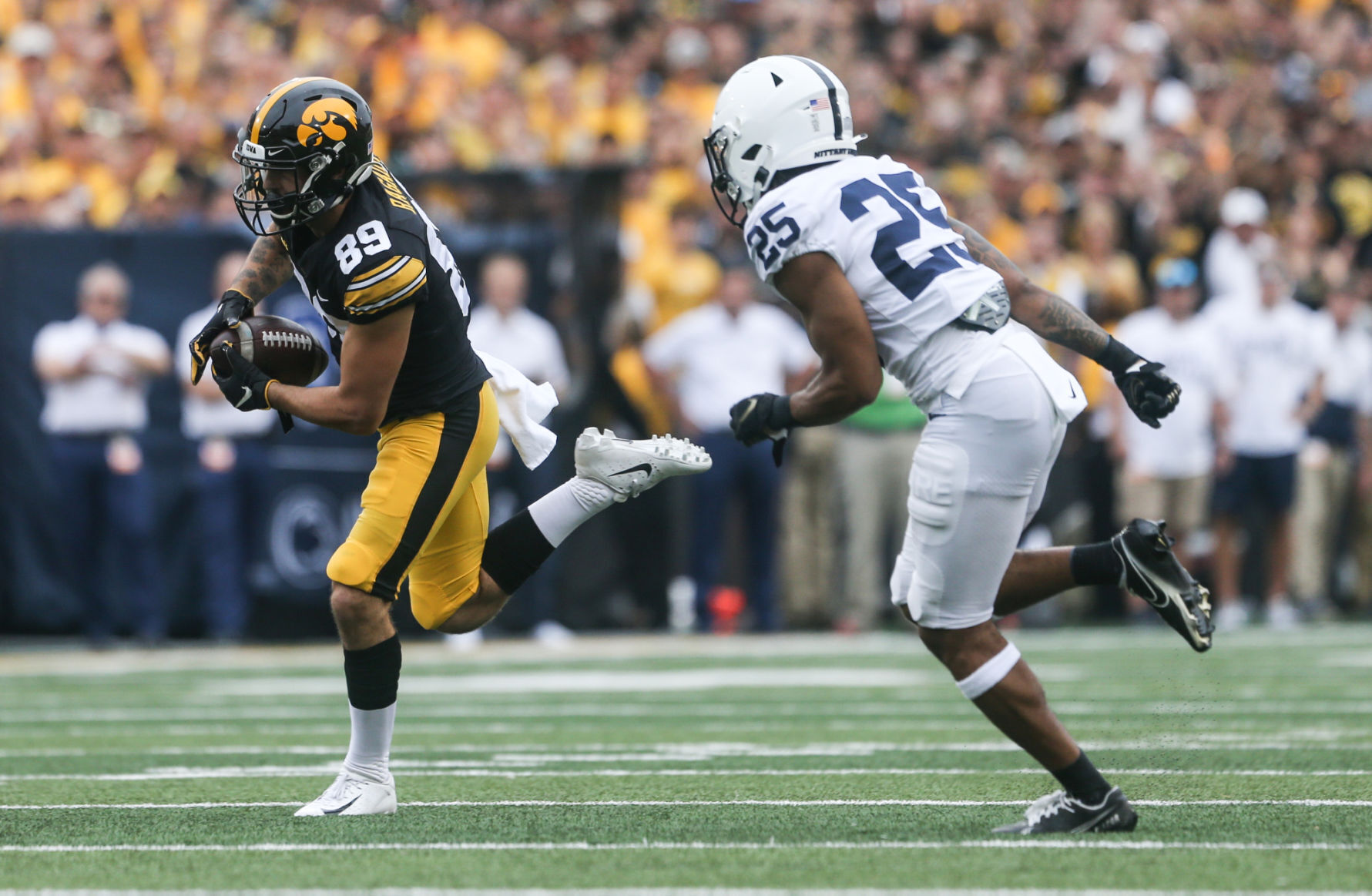 100921-qc-spt-iowa-fball-039